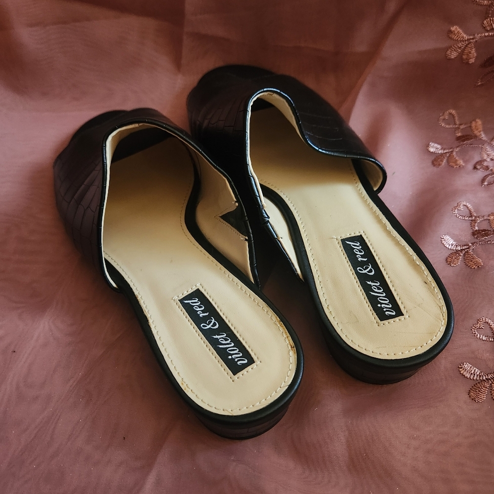 Violet & Red Slip On black  Peeptoe Flats Sandals Size 8.5 - Picture 6 of 8